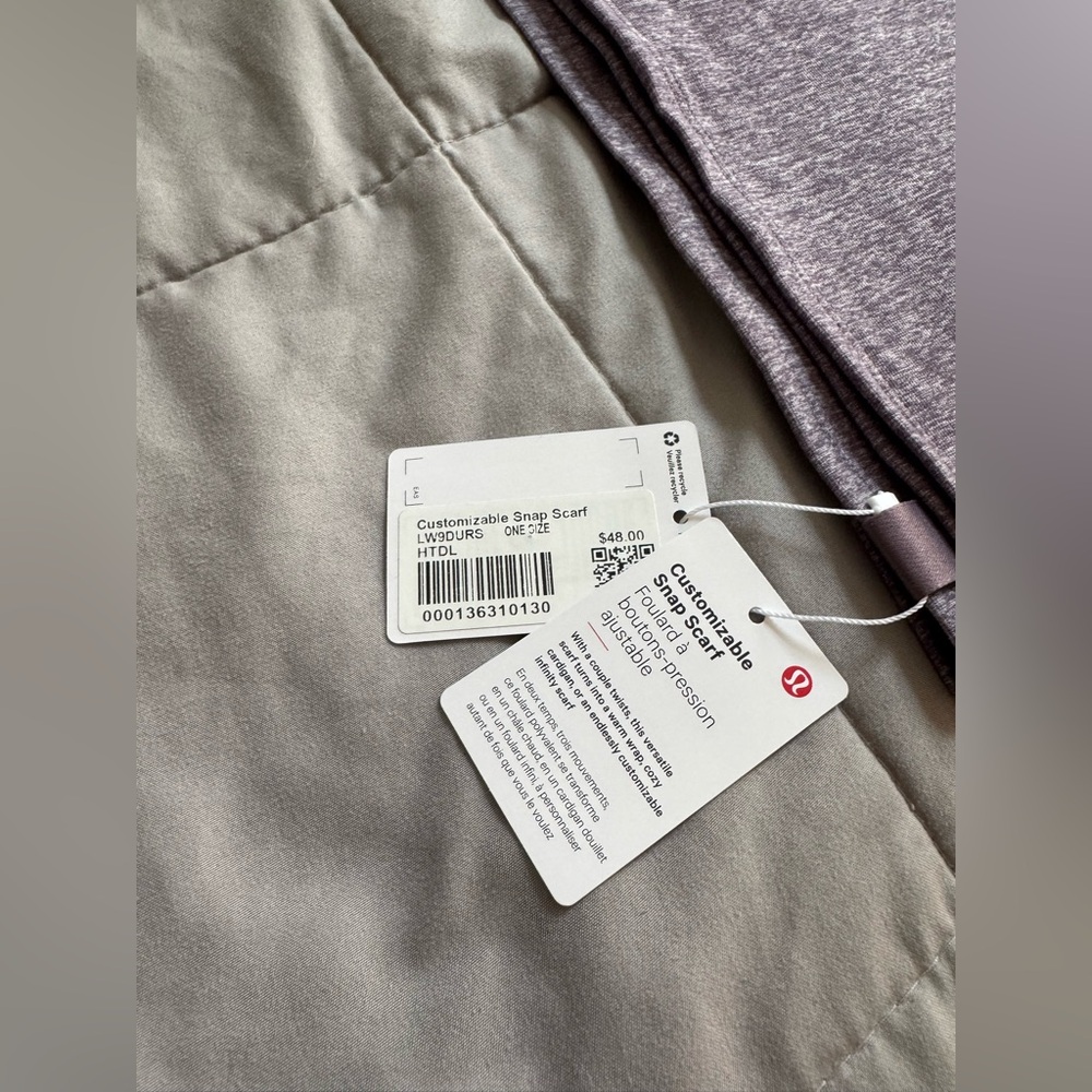 Lululemon customizable snap scarf NWT